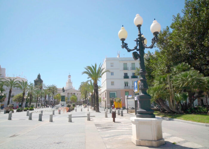 Plaza San Juan de Dios Farolas