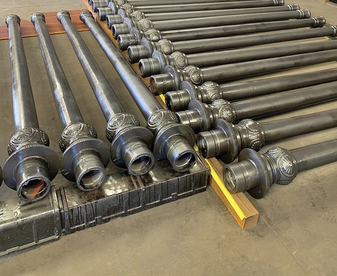 Fustes de farola Villa de hierro dúctil en proceso de fabricación en las instalaciones de Marvizon